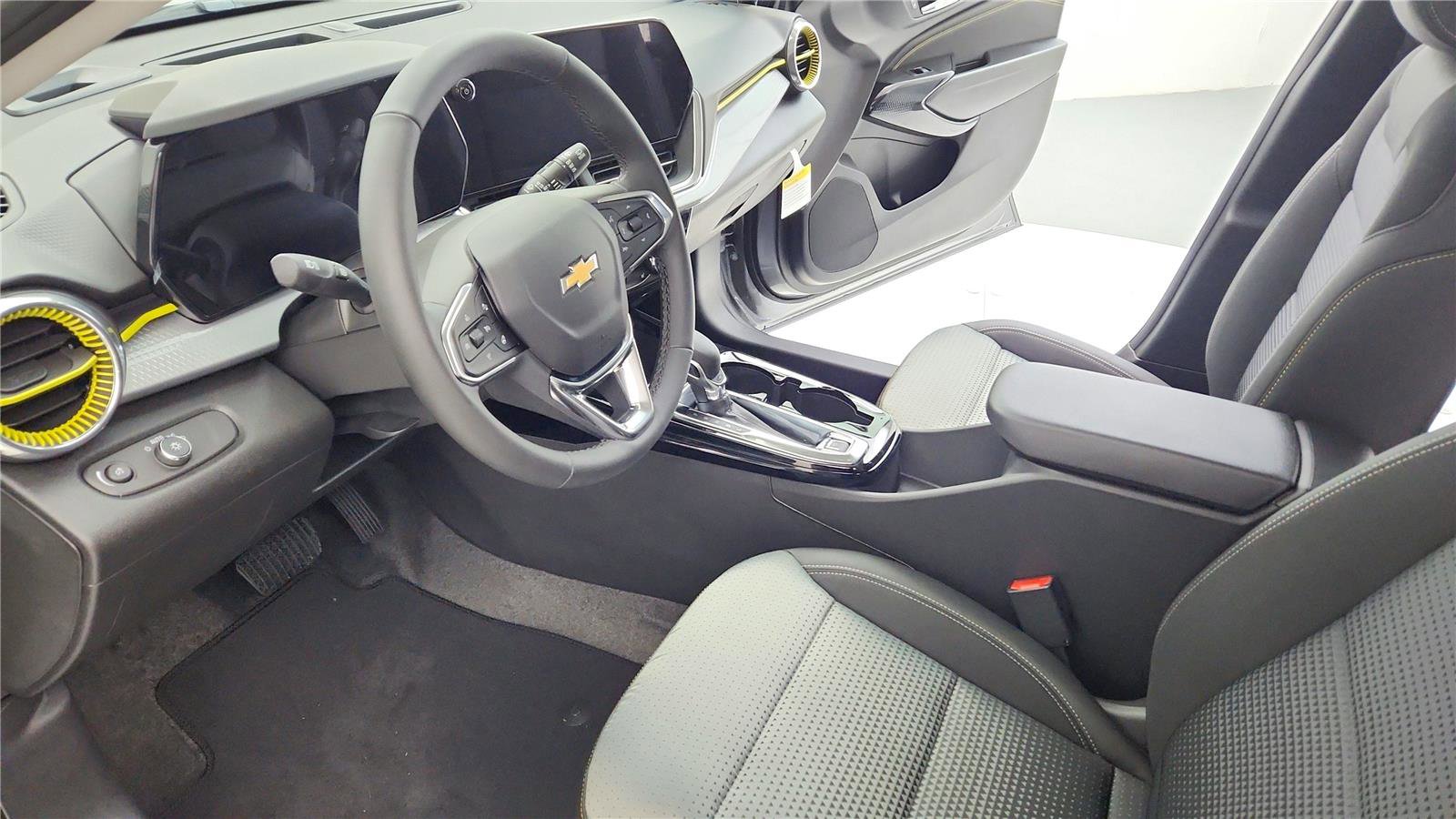 New 2026 Chevrolet Trax LT FWD image 9