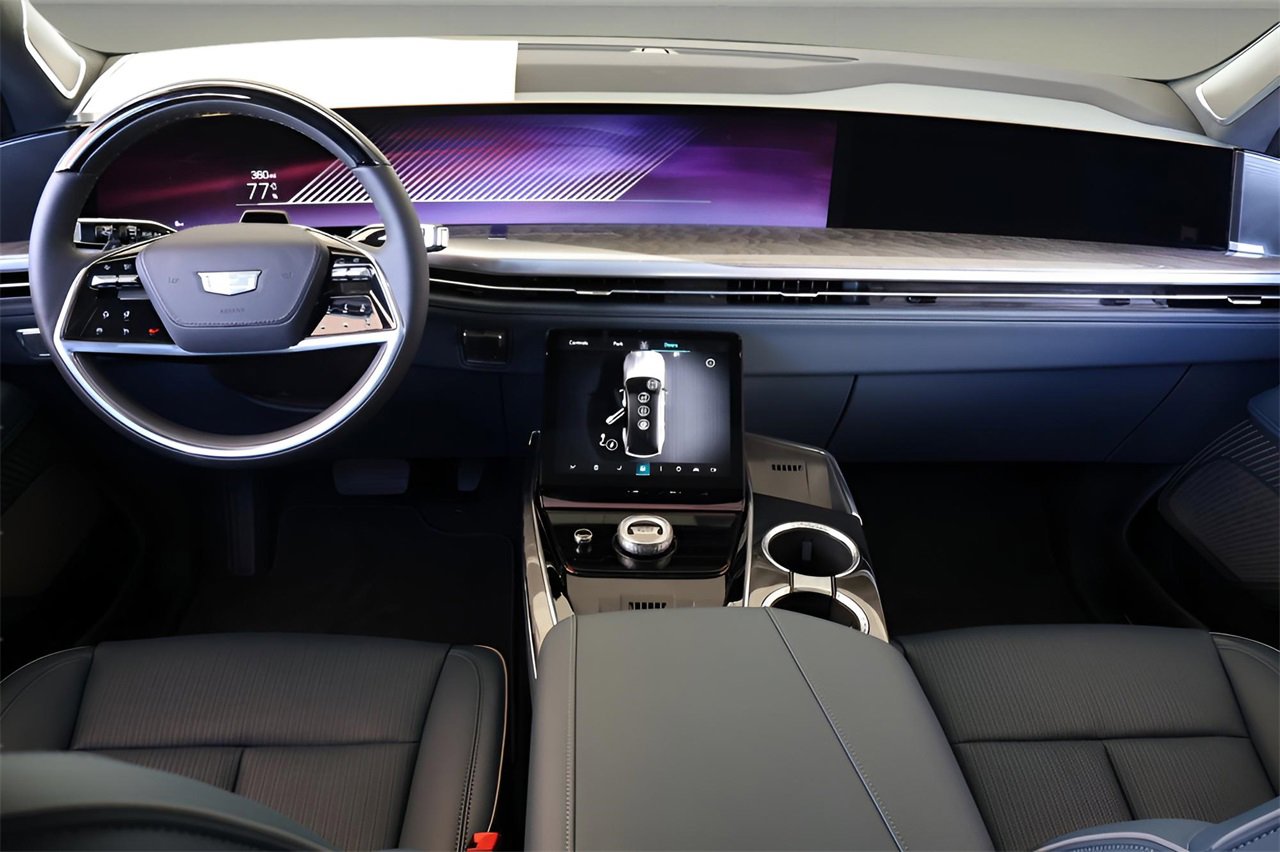 New 2025 Cadillac Escalade IQ Luxury 2 w/ LPO, Radiant Package image 15