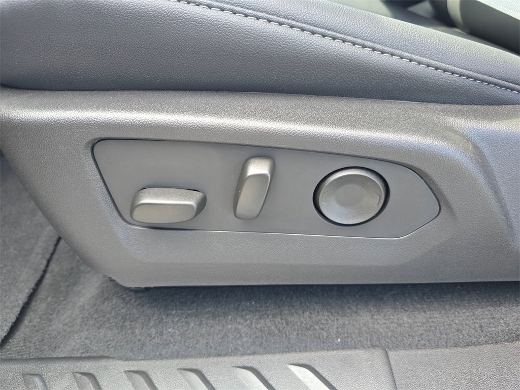 New 2025 Chevrolet Colorado LT w/ LT Convenience Package image 20