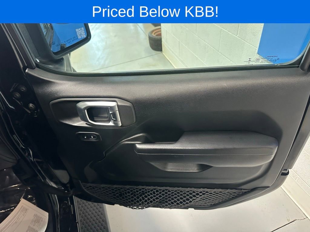 Used 2018 Jeep Wrangler Sport image 15