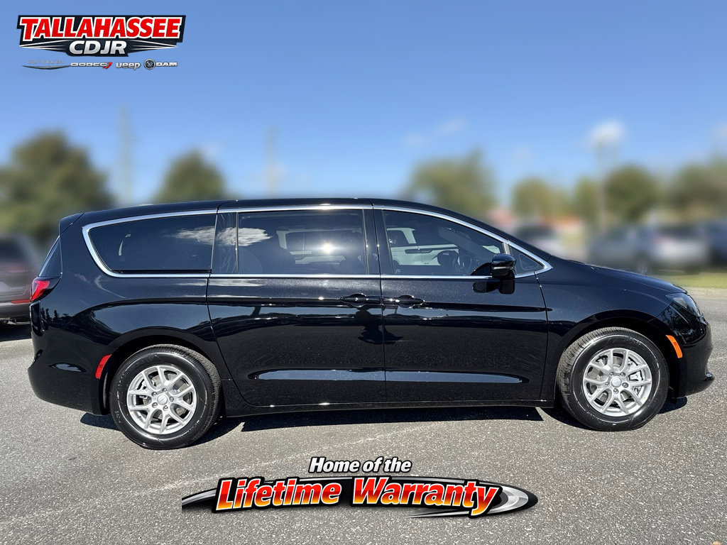 New 2027 Chrysler Pacifica LX FWD image 2