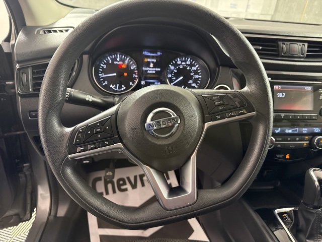 Used 2018 Nissan Rogue Sport SV image 16