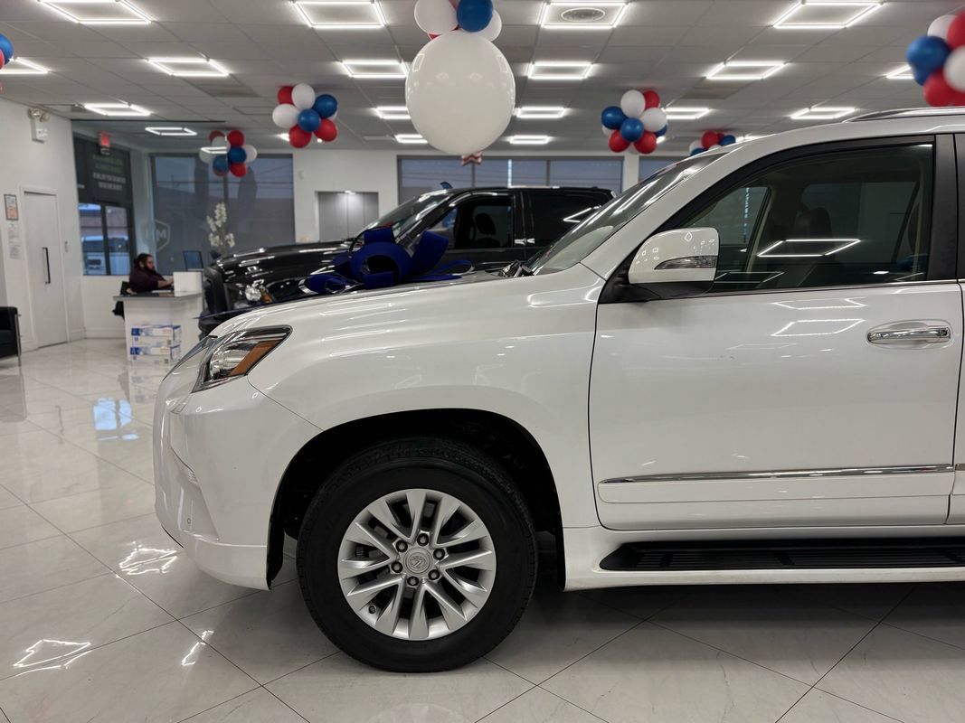 Used 2018 Lexus GX 460 Premium w/ Premium Package image 6