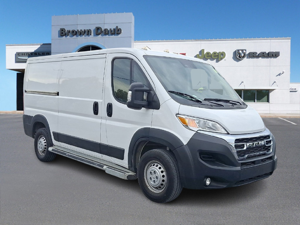 Used 2025 RAM ProMaster 2500 w/ U-Haul Equipment Group FWD image 1