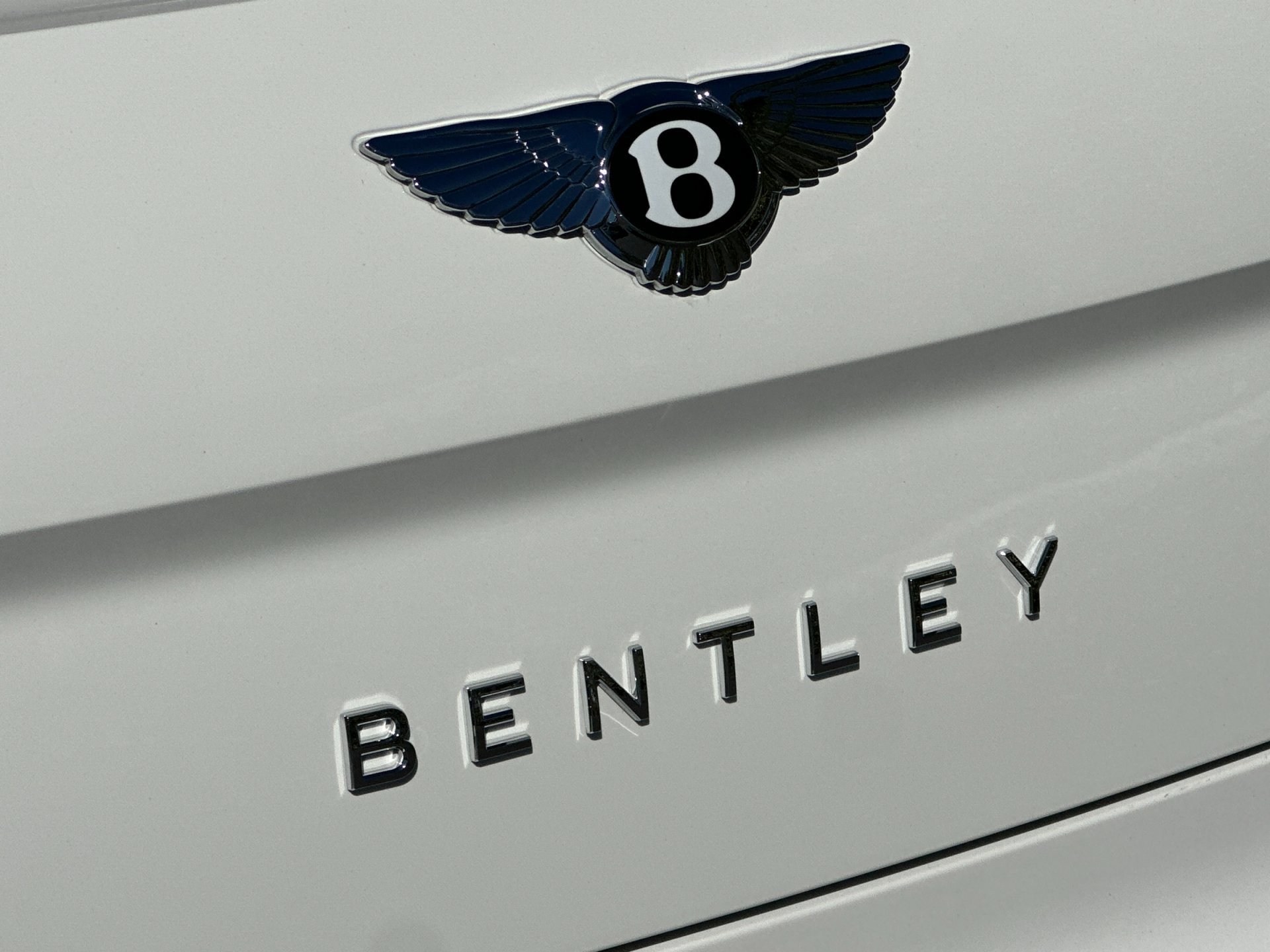 Certified 2023 Bentley Flying Spur Azure AWD/4WD image 32