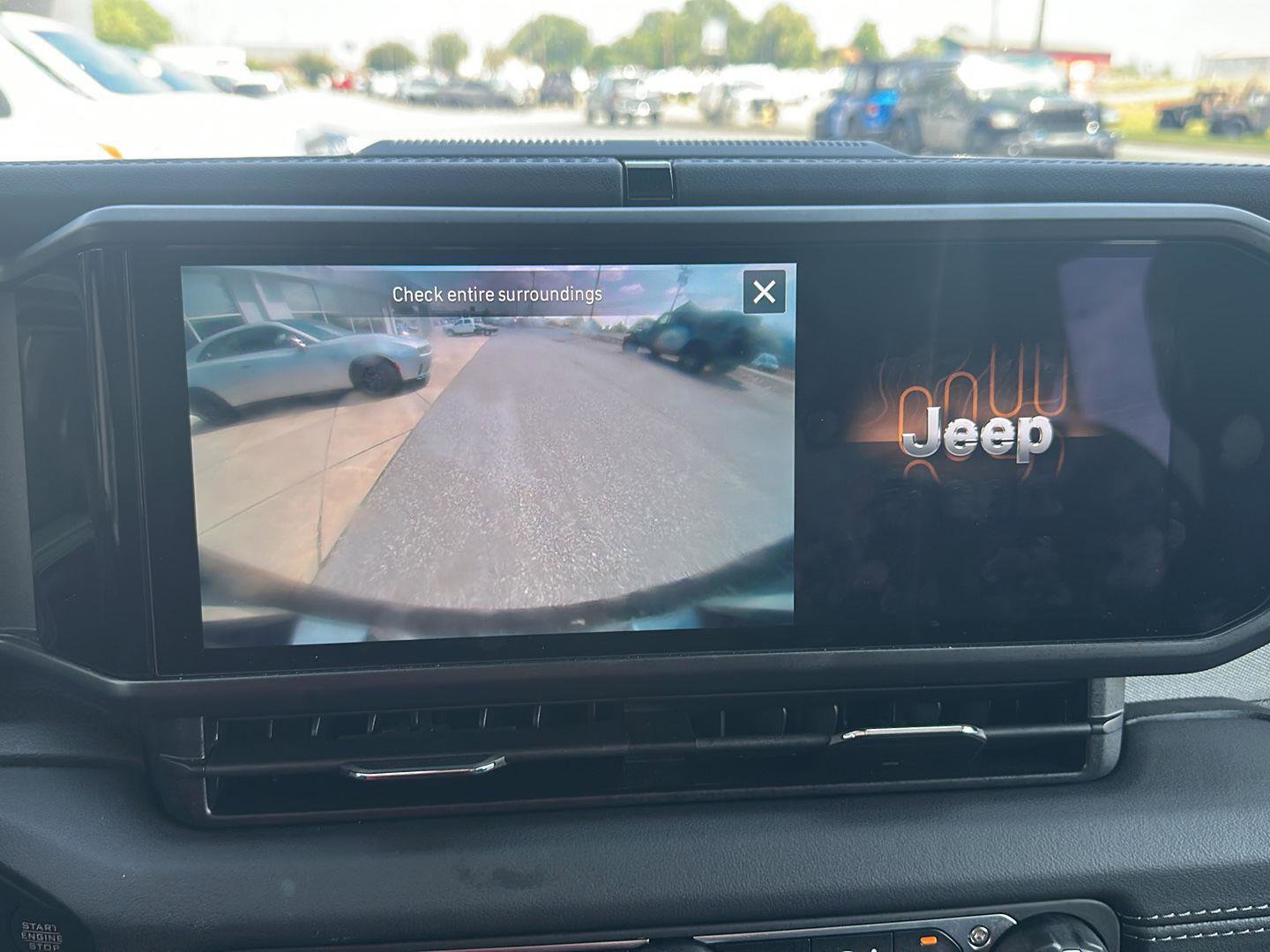 Used 2024 Jeep Wrangler Sahara image 16