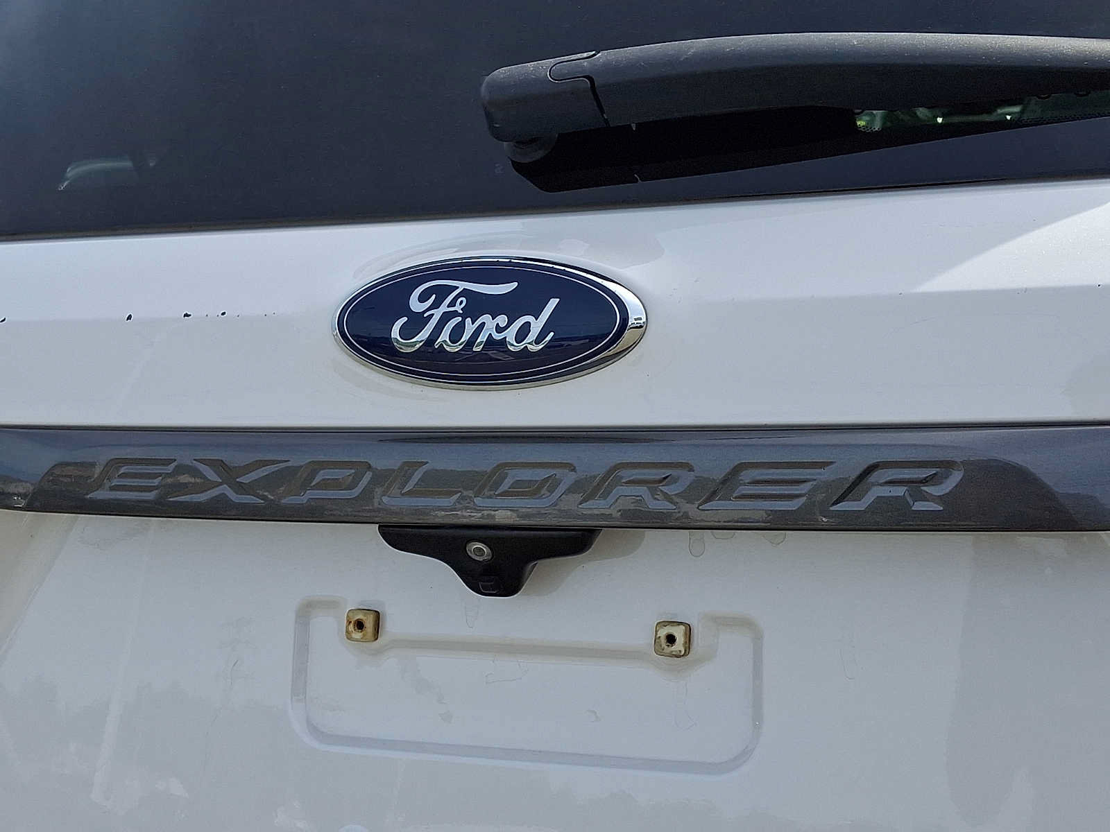 Used 2018 Ford Explorer XLT w/ Equipment Group 202A AWD/4WD image 33