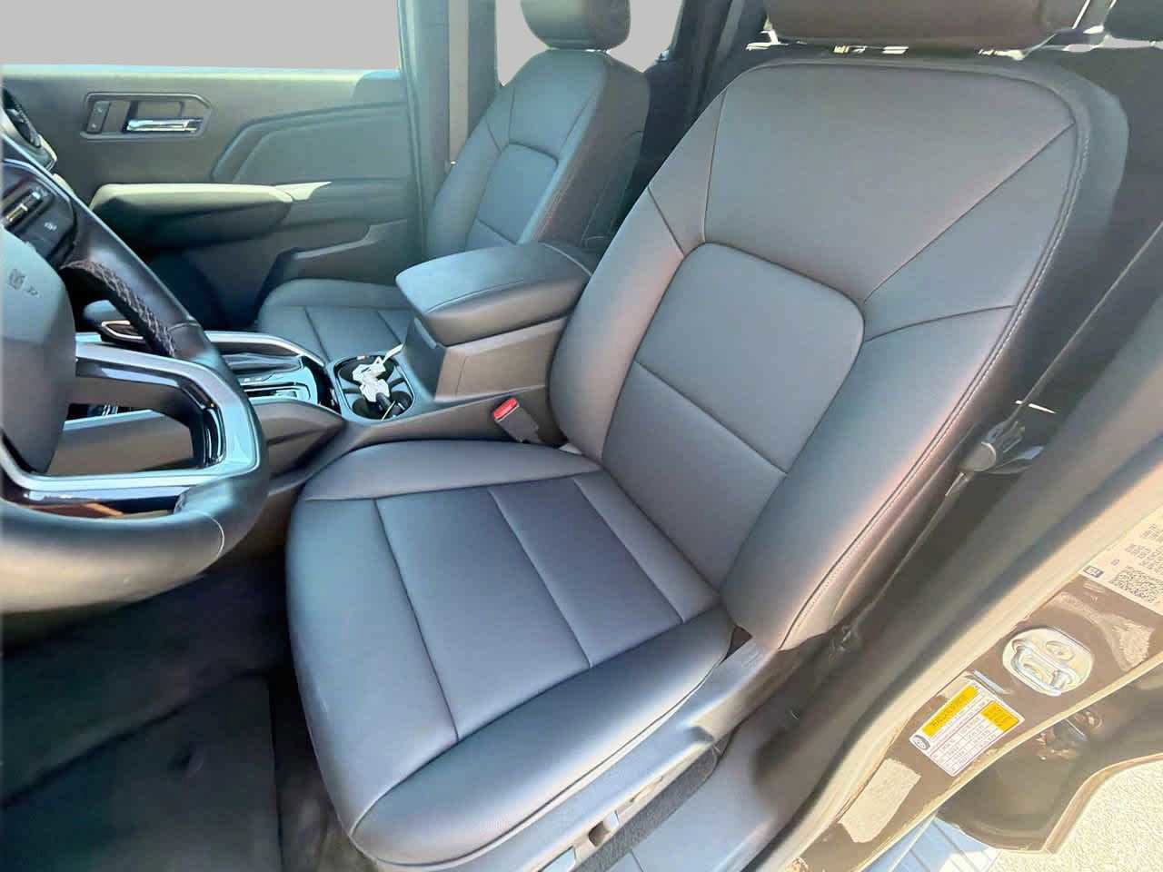 Used 2024 Chevrolet Colorado LT w/ LT Convenience Package III AWD/4WD image 16