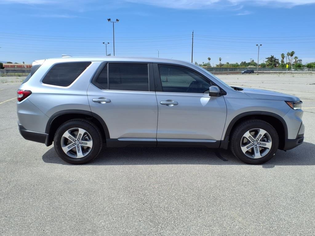 Used 2023 Honda Pilot EX-L image 4