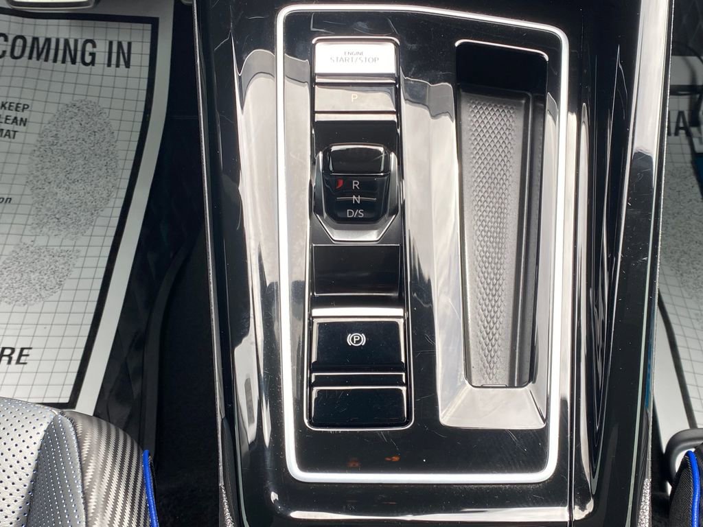 Used 2023 Volkswagen Golf R image 24