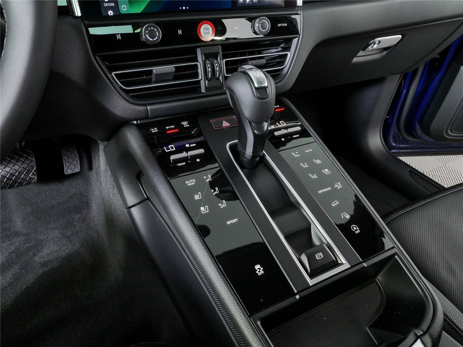 New 2026 Porsche Macan Turbo AWD/4WD image 19