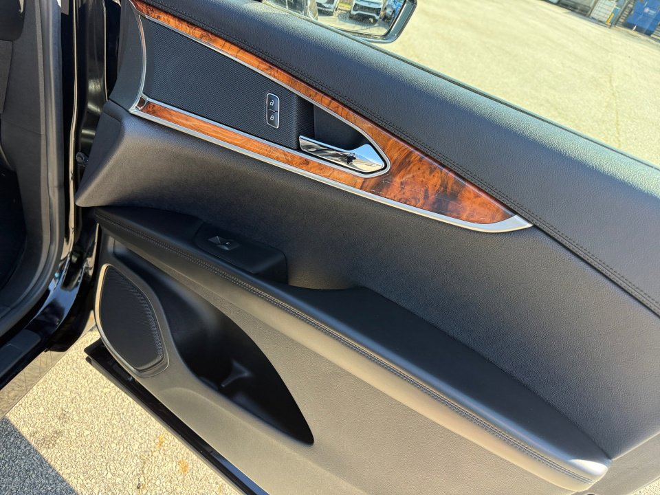 Used 2016 Lincoln MKX Select w/ Select Plus Package image 35