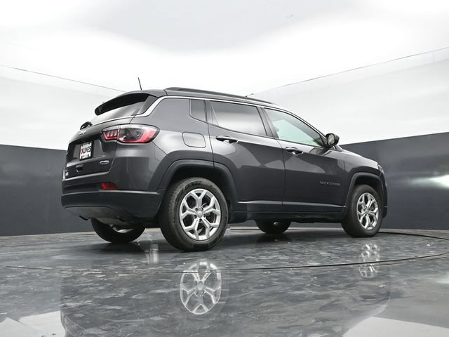Used 2024 Jeep Compass Latitude AWD/4WD image 45