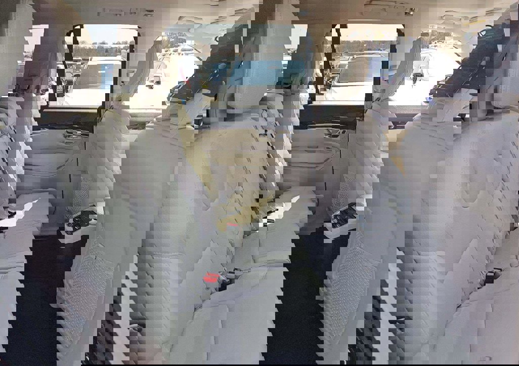 Used 2019 Volvo XC90 T6 Momentum w/ Protection Package image 16