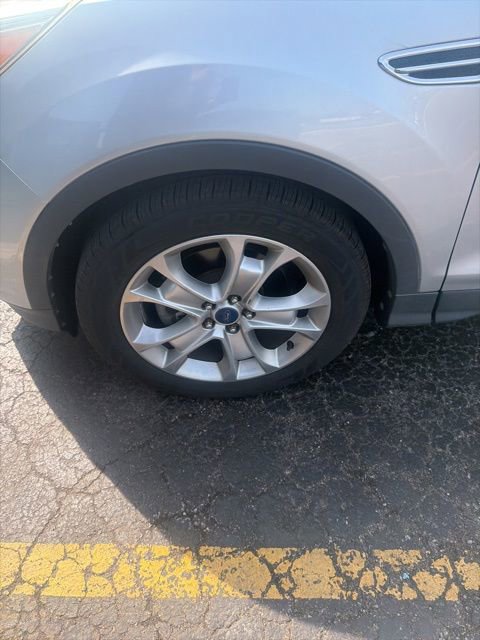 Used 2014 Ford Escape Titanium image 2