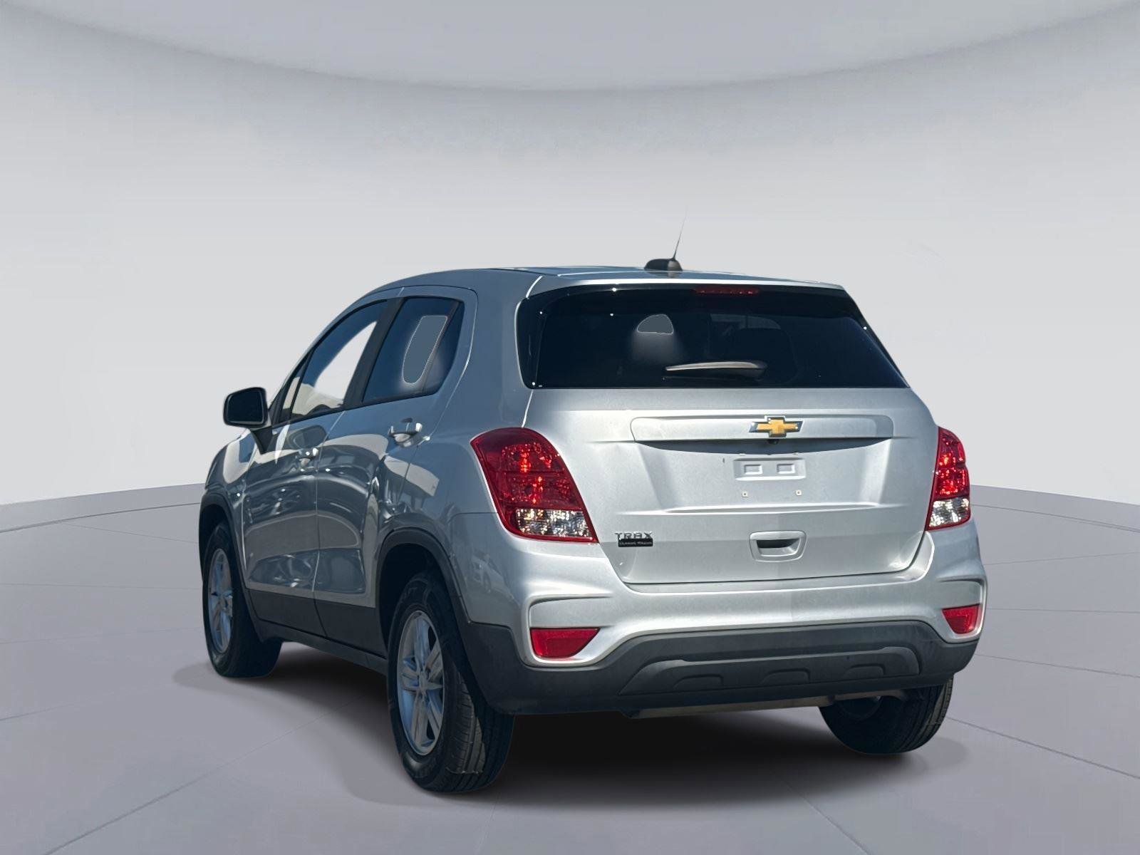 Used 2021 Chevrolet Trax LS w/ Tint and Cruise Package image 5