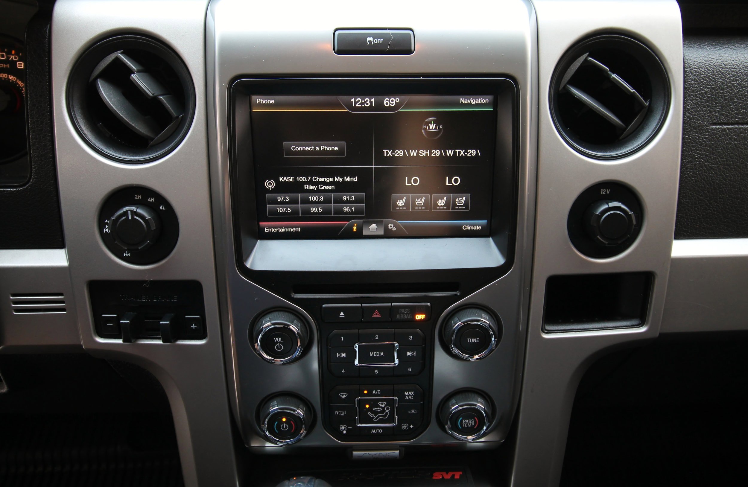 Used 2014 Ford F150 Raptor w/ Equipment Group 801A Luxury AWD/4WD image 28