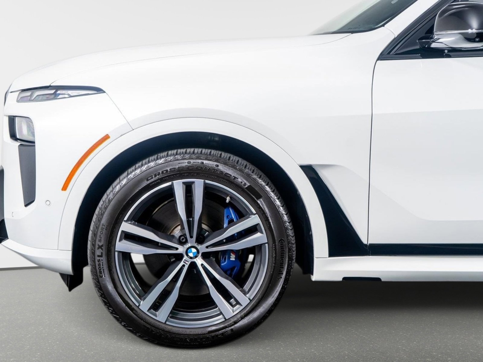 Used 2025 BMW X7 M60i image 18