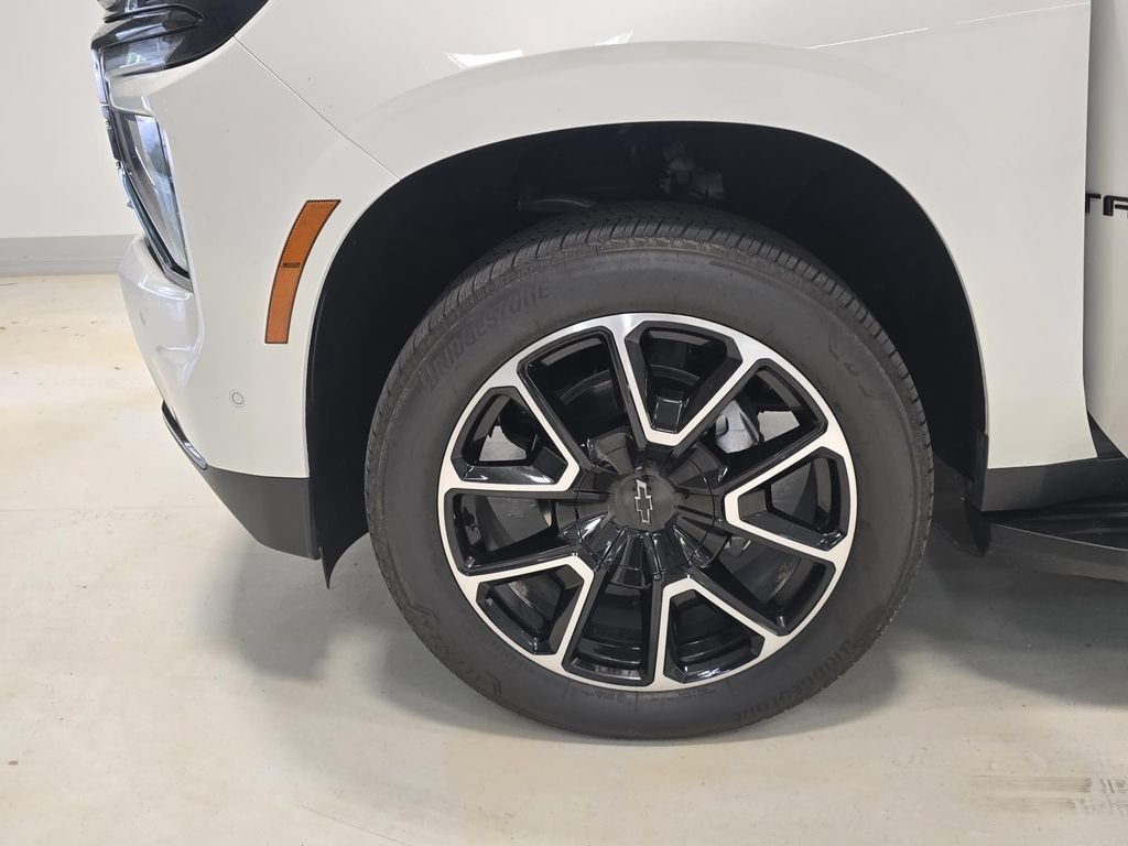 Used 2025 Chevrolet Tahoe RST w/ Comfort Package AWD/4WD image 9