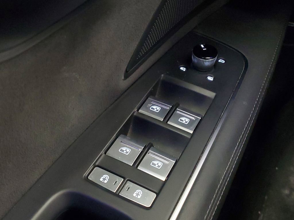 Used 2023 Audi A8 L 3.0T w/ Luxury Package image 18
