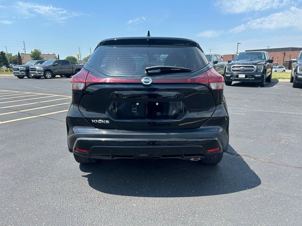 Used 2021 Nissan Kicks S FWD image 8