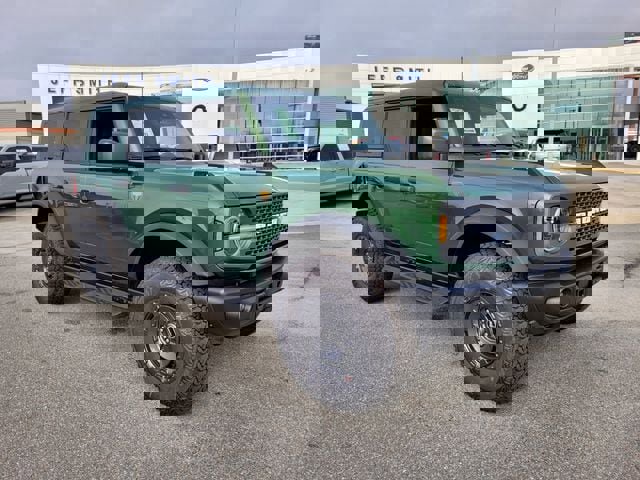 New 2025 Ford Bronco Badlands w/ Sasquatch Package AWD/4WD image 1