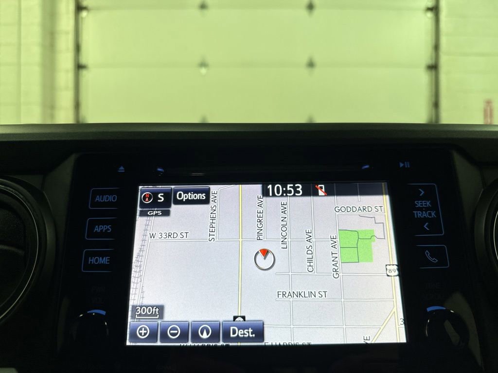 Used 2018 Toyota Tacoma SR5 AWD/4WD image 28