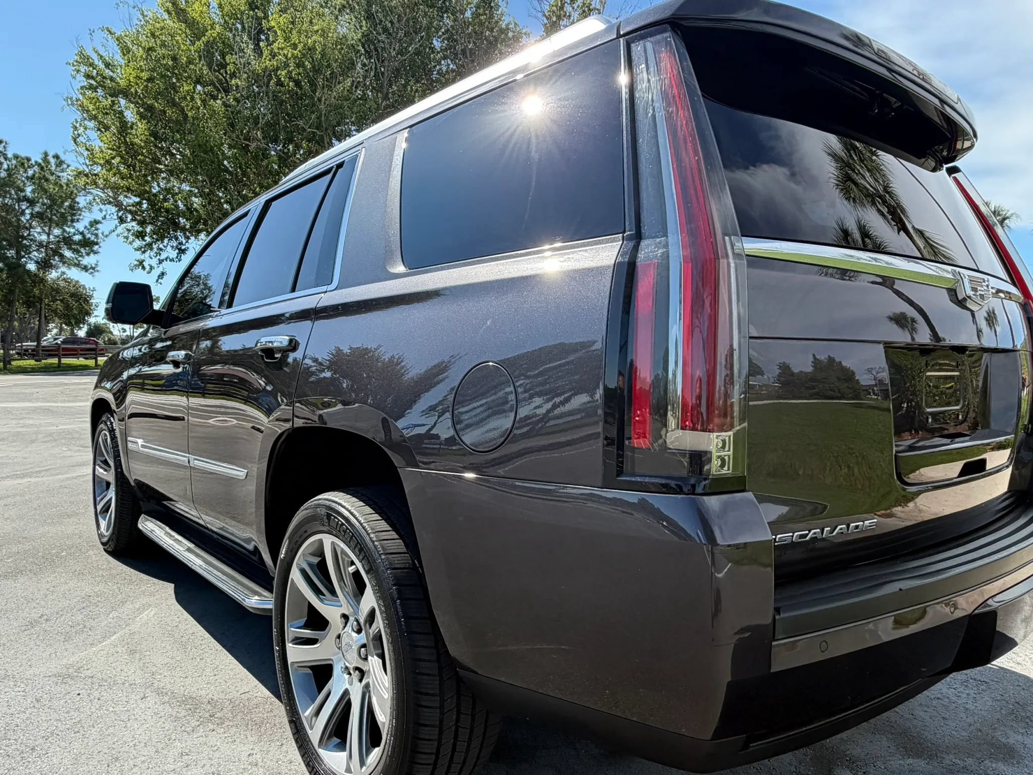 Used 2016 Cadillac Escalade Luxury RWD image 8
