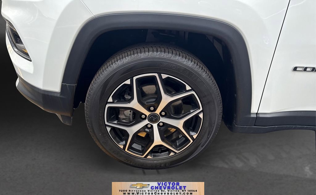 Used 2025 Jeep Compass Limited image 12