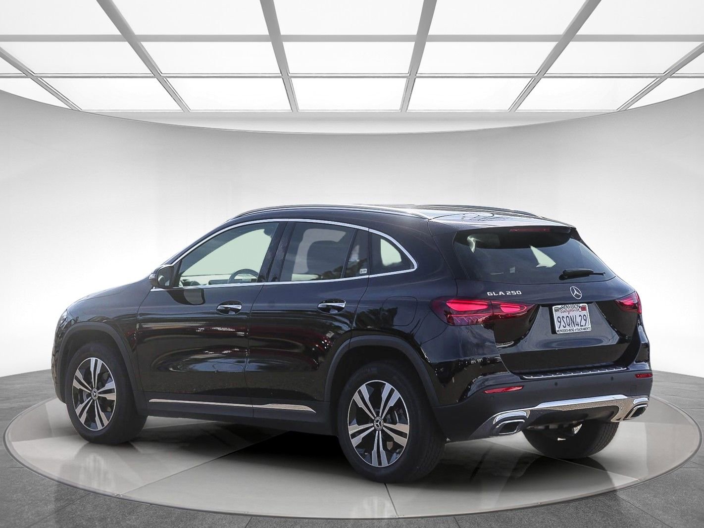 Used 2025 Mercedes-Benz GLA 250 image 2