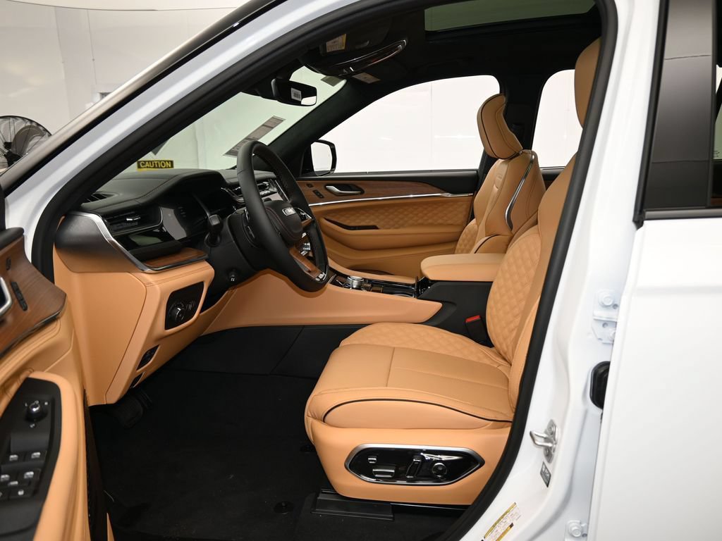 New 2025 Jeep Grand Cherokee L Summit AWD/4WD image 12