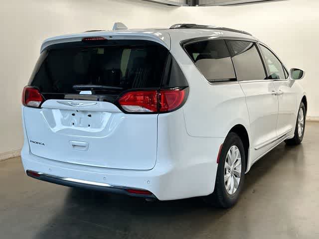 Used 2019 Chrysler Pacifica Touring-L FWD image 36