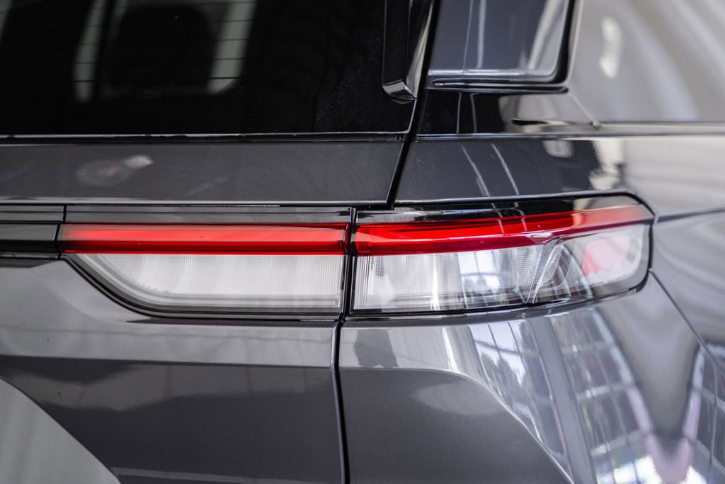 New 2025 Jeep Grand Cherokee Altitude image 6