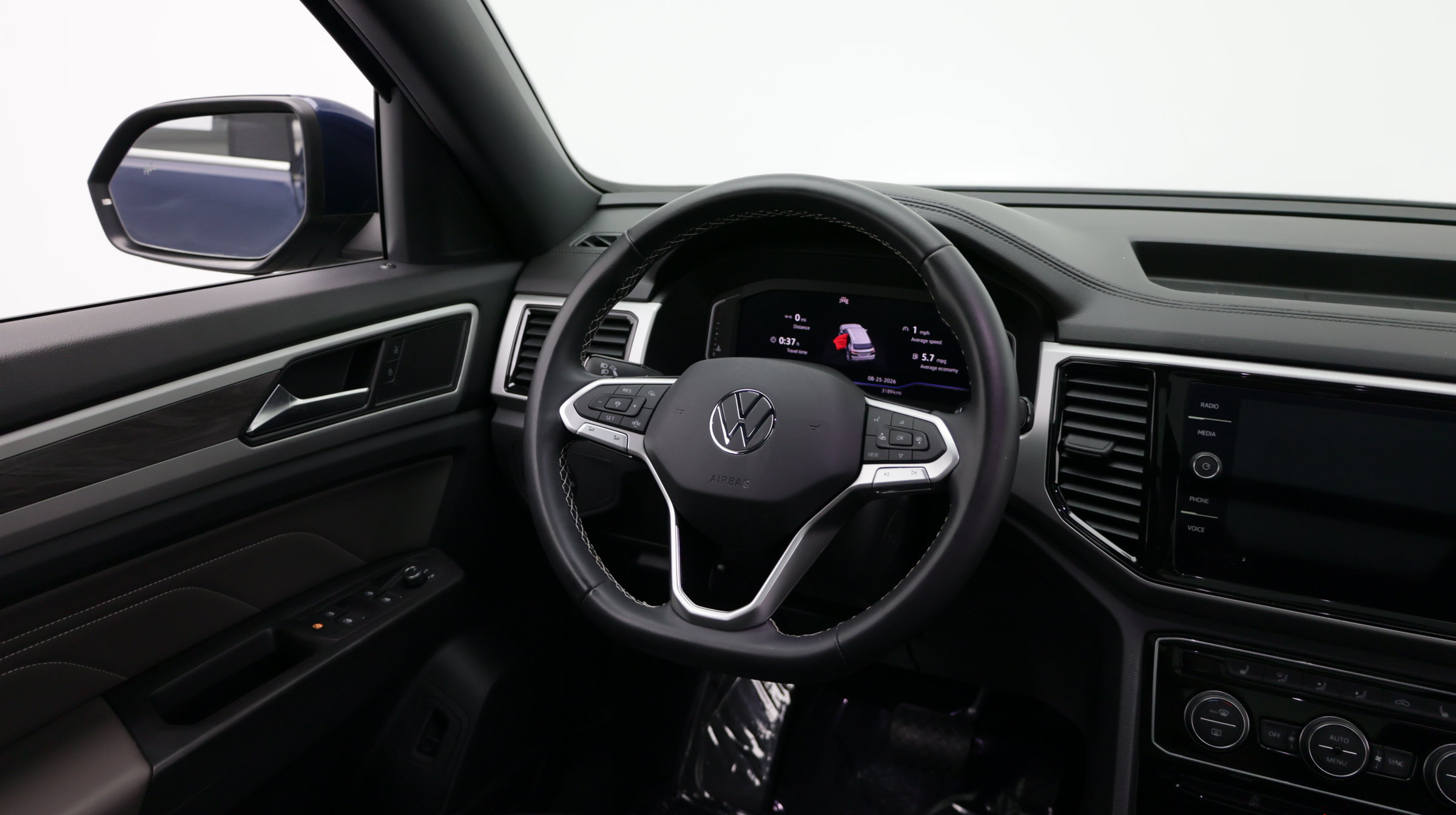 Used 2023 Volkswagen Atlas Cross Sport SE w/ Panoramic Sunroof Package FWD image 27