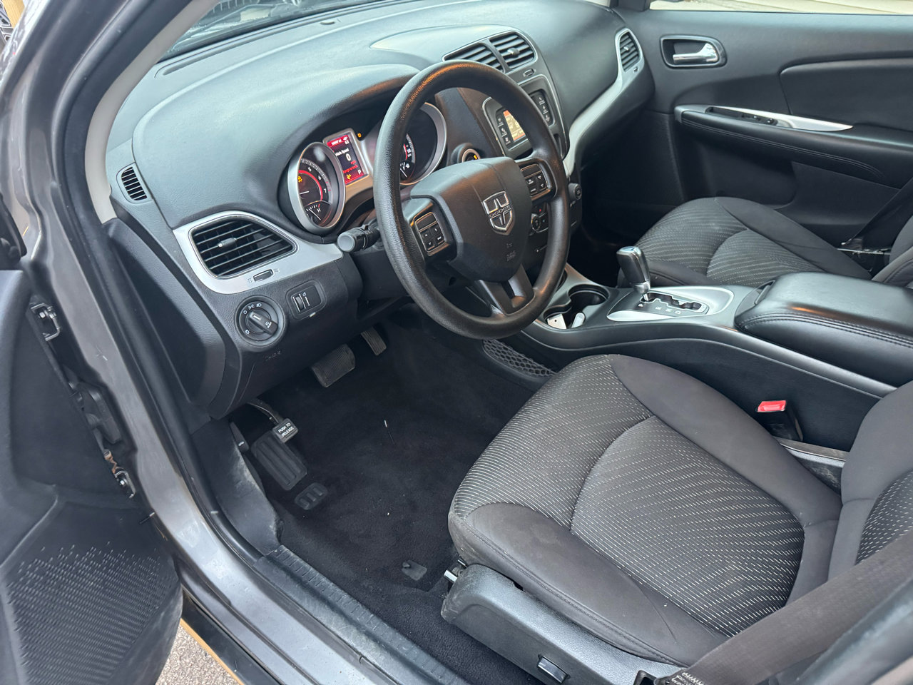 Used 2013 Dodge Journey SXT w/ Flexible Seating Group image 11