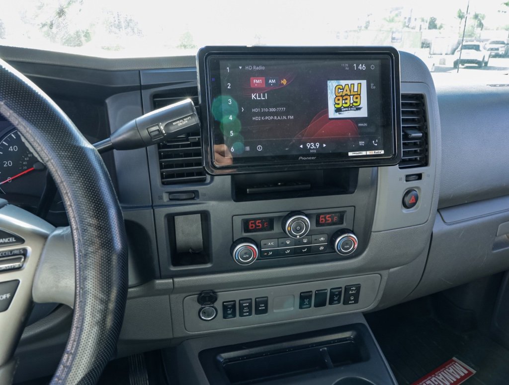 Used 2021 Nissan NV 3500 SL image 30