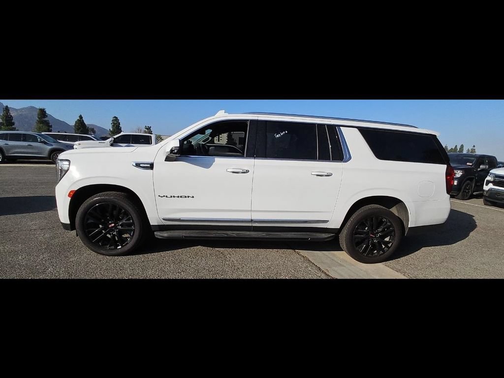 Used 2022 GMC Yukon XL SLT w/ SLT Luxury Package RWD image 8
