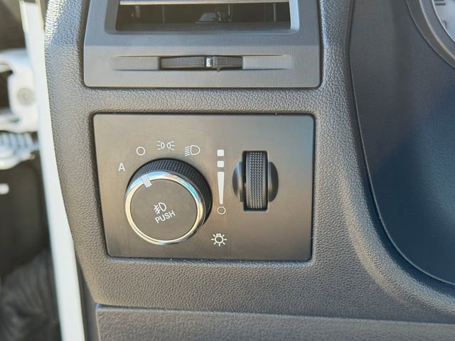 Used 2014 Dodge Challenger R/T RWD image 11