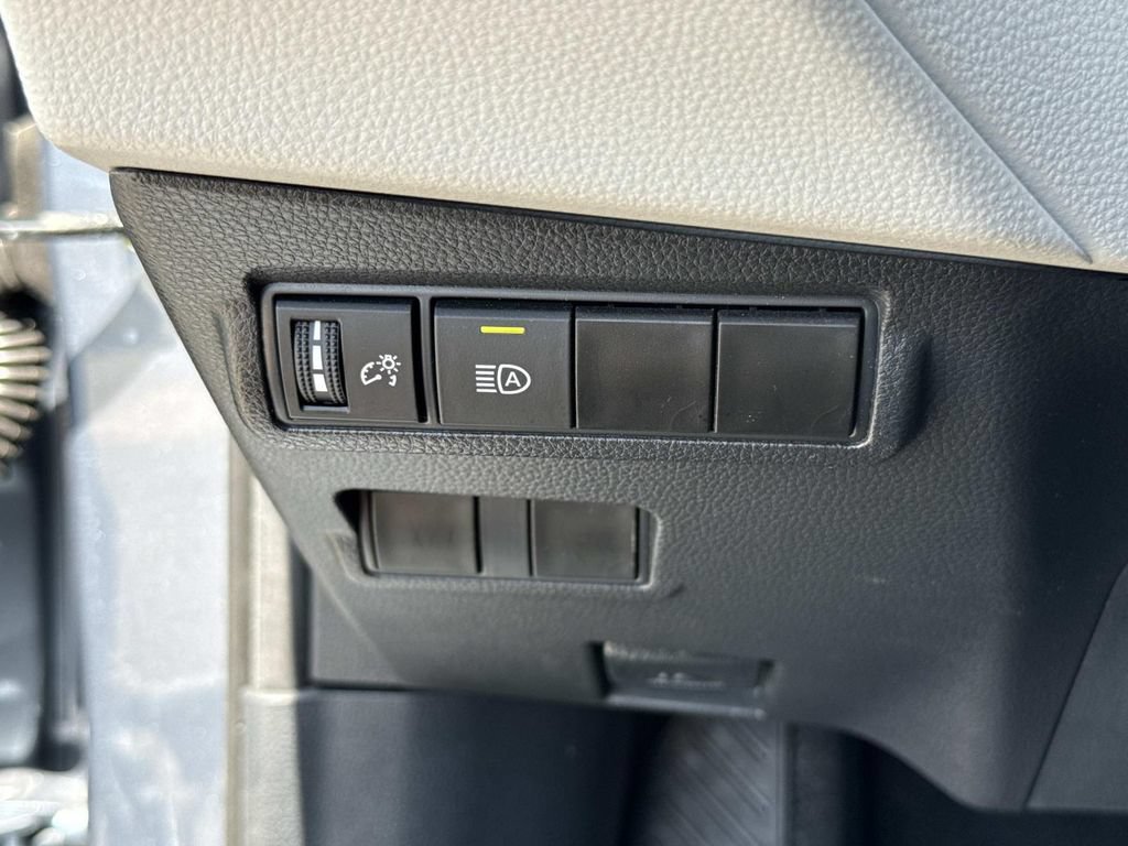 Used 2023 Toyota Corolla Cross L FWD image 42