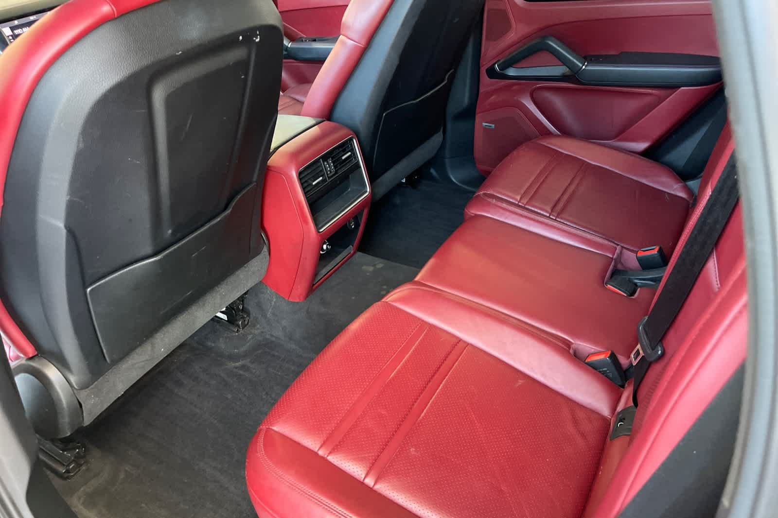 Used 2019 Porsche Cayenne AWD/4WD image 10