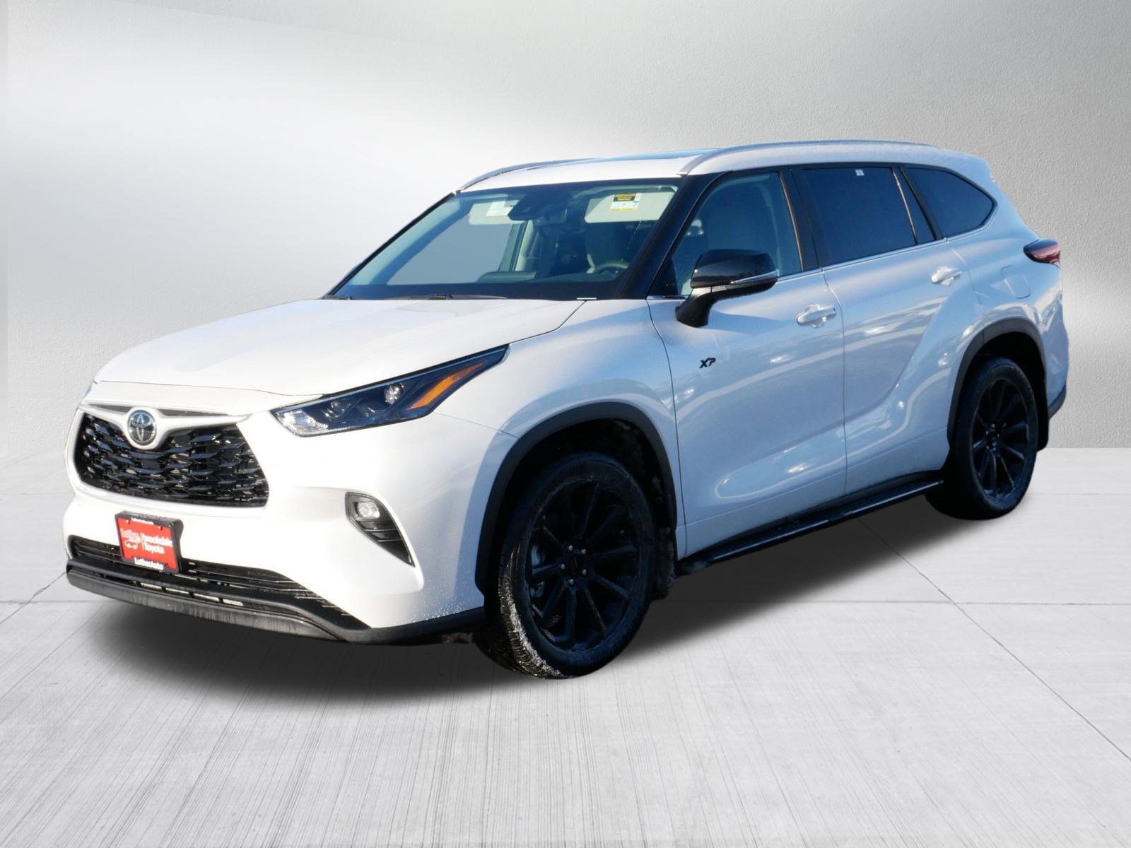 Certified 2026 Toyota Highlander XLE image 3