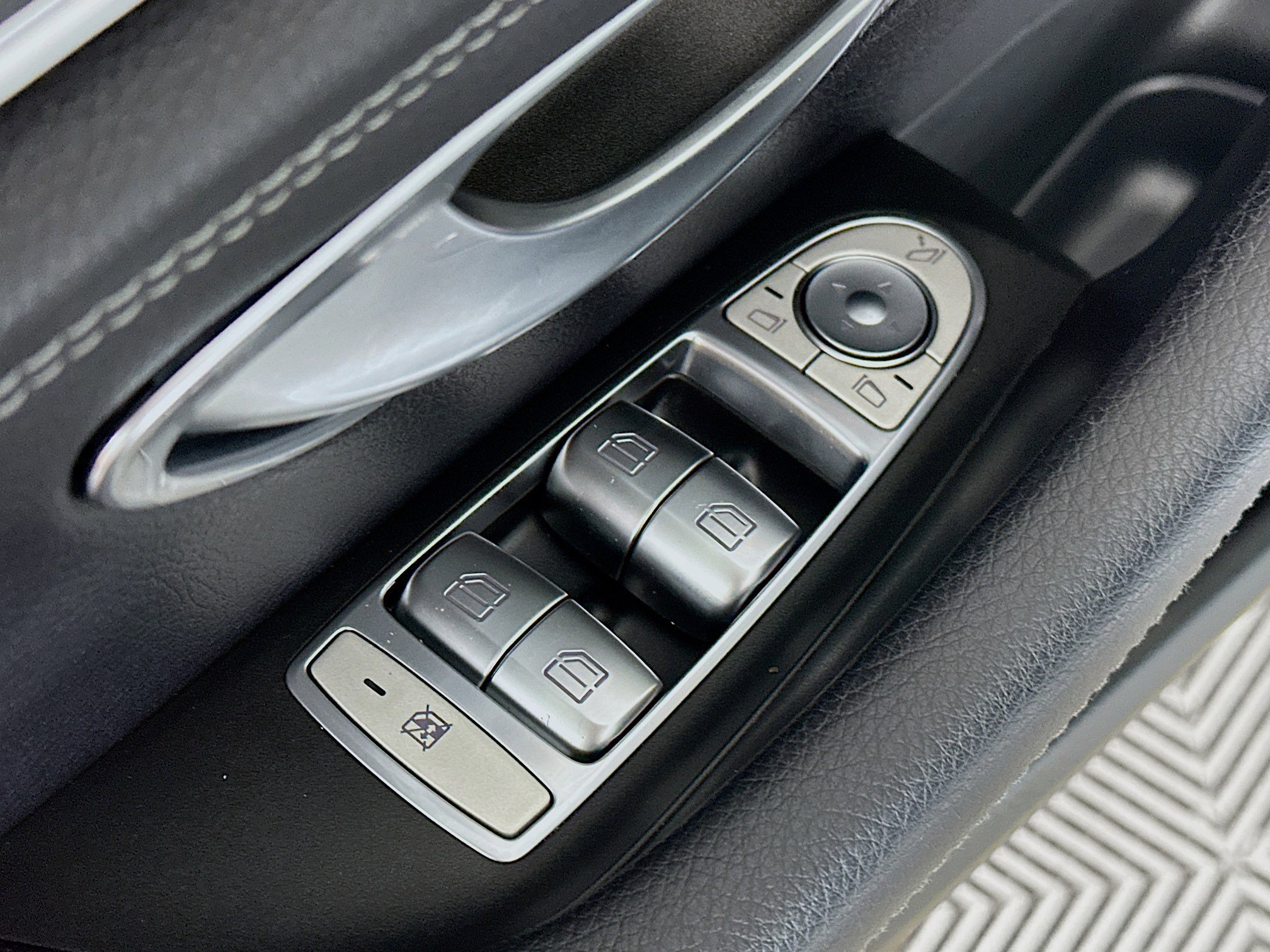 Used 2018 Mercedes-Benz E 300 4MATIC image 18