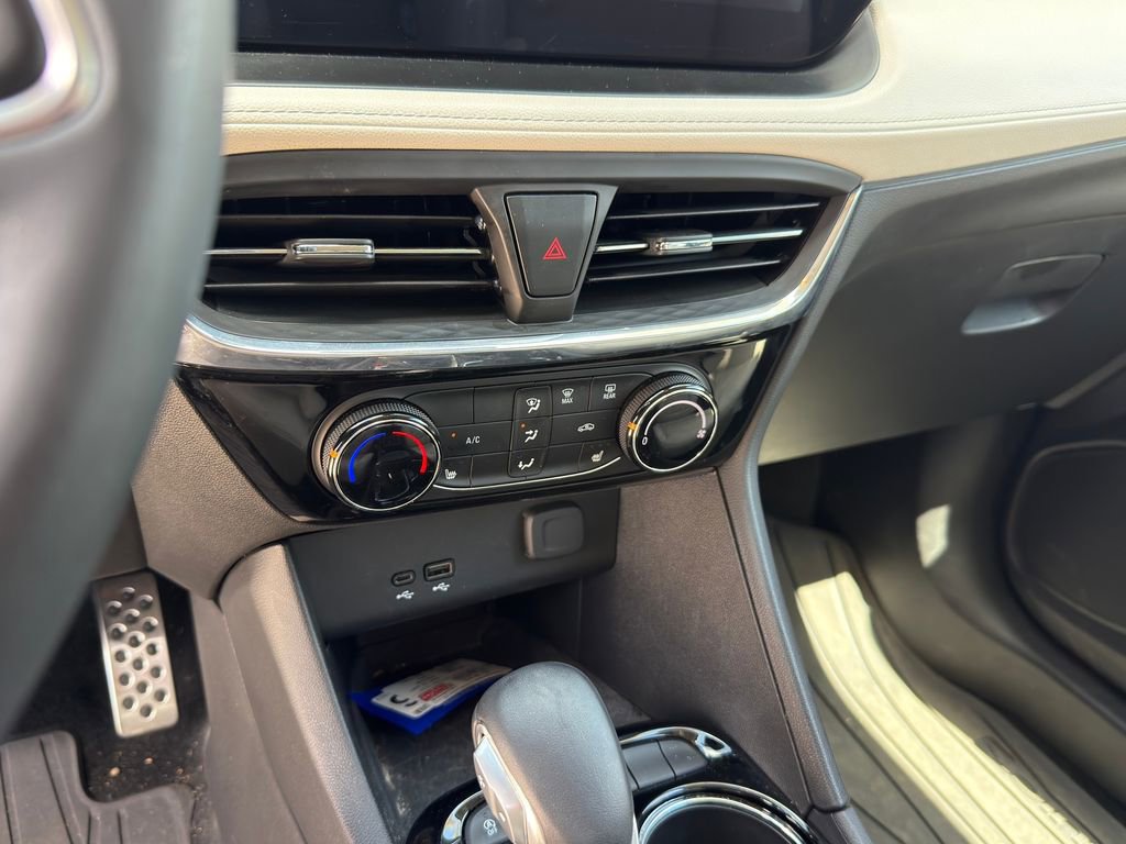 Used 2025 Buick Encore GX Sport Touring w/ Comfort Package image 17