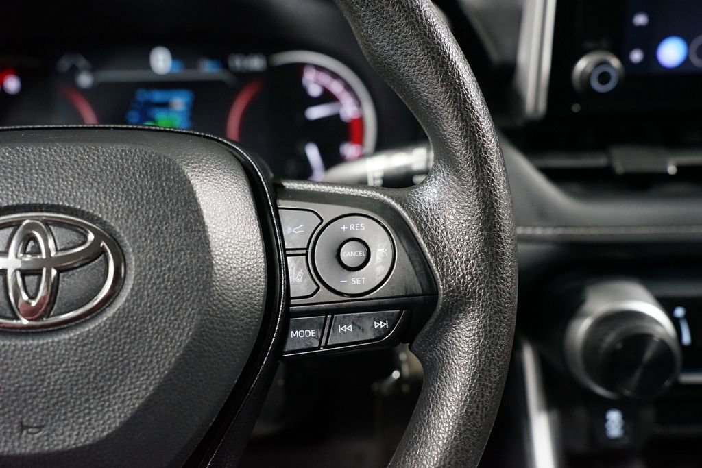 Certified 2025 Toyota RAV4 LE AWD/4WD image 13
