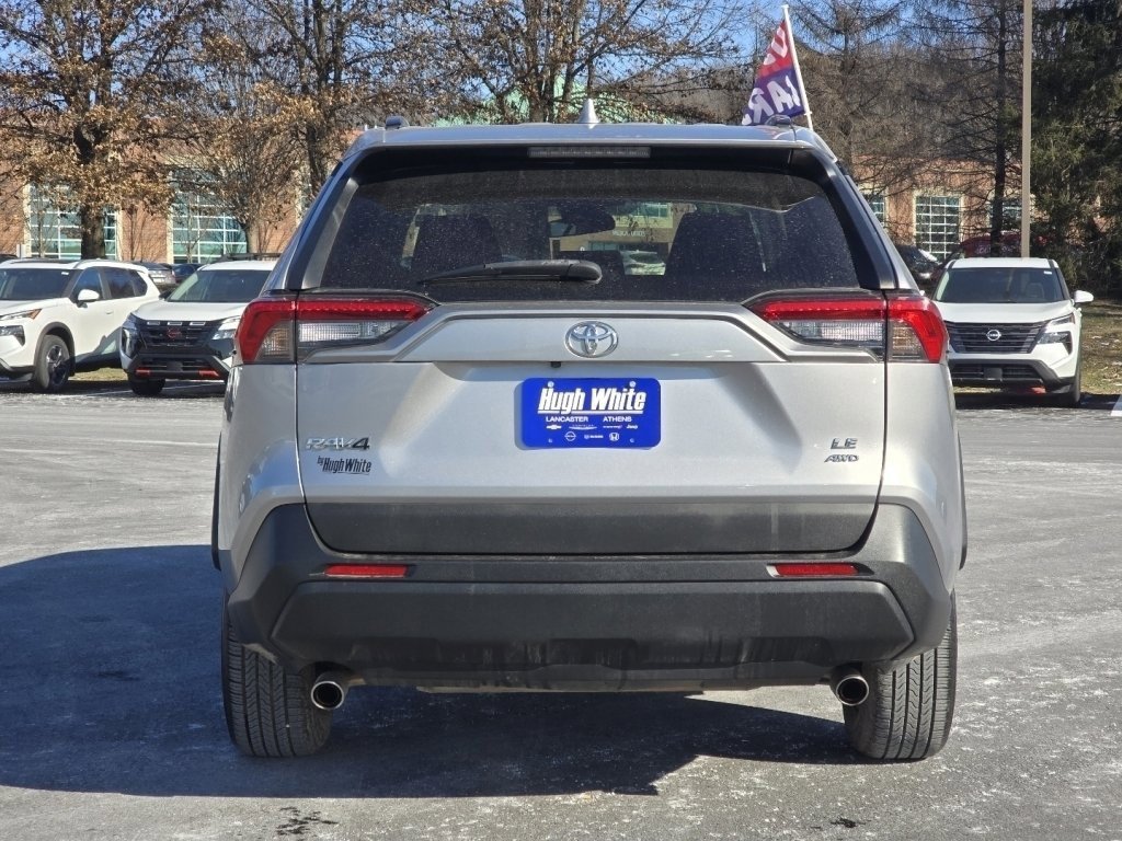 Used 2021 Toyota RAV4 LE image 10