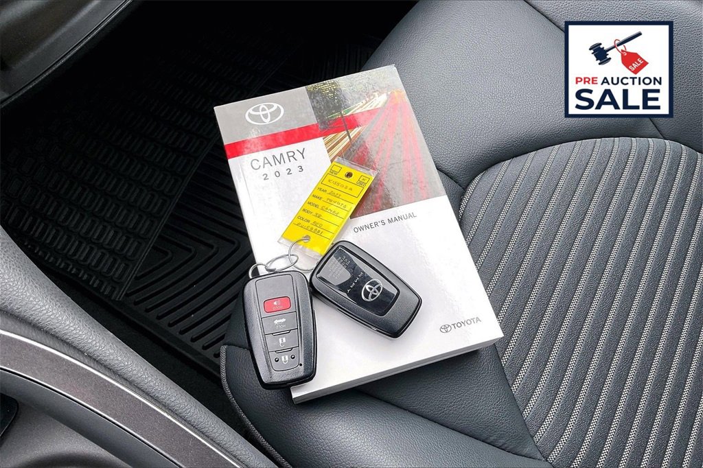 Used 2023 Toyota Camry SE image 11