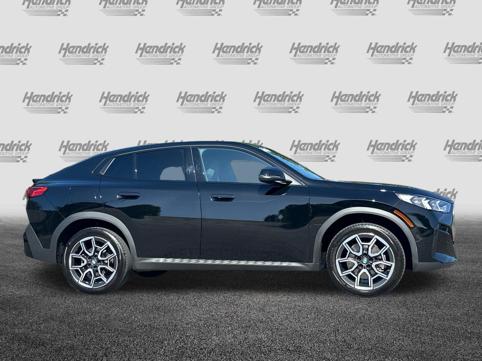 Used 2026 BMW X2 xDrive28i AWD/4WD image 3