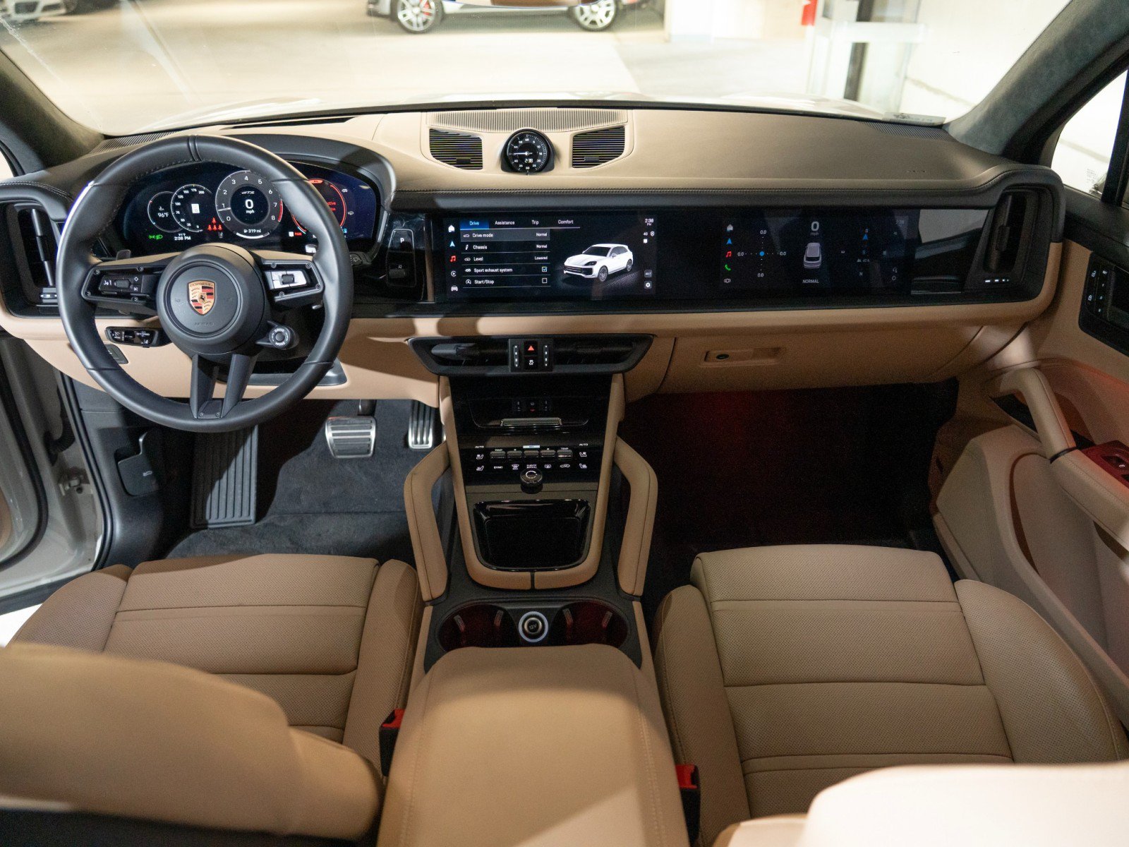 Used 2025 Porsche Cayenne GTS AWD/4WD image 24