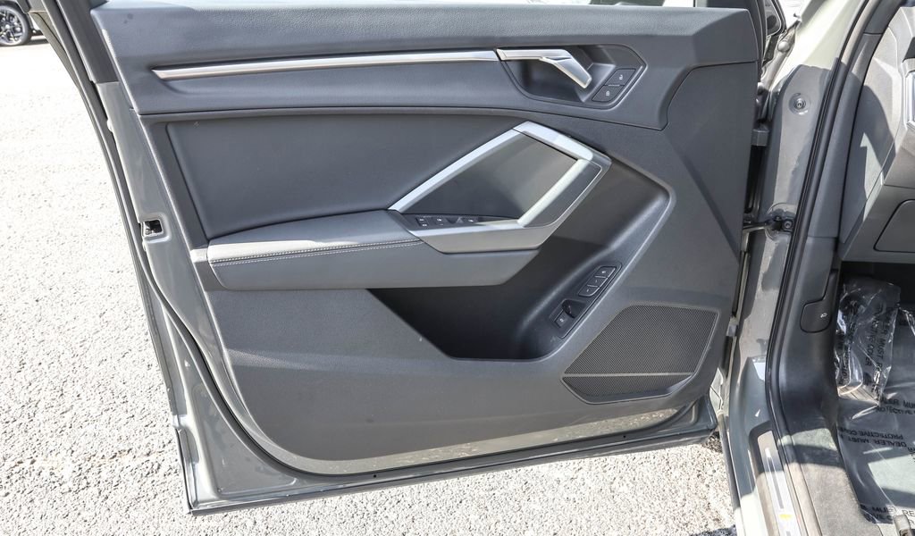 Used 2024 Audi Q3 2.0T Premium w/ Convenience Package image 41