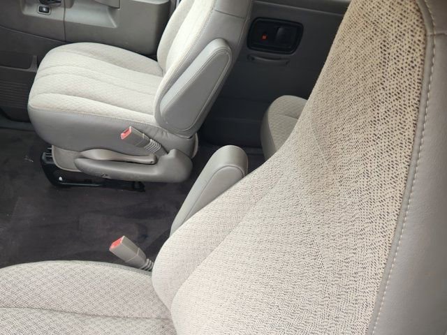 Used 2025 Chevrolet Express 3500 LS image 19